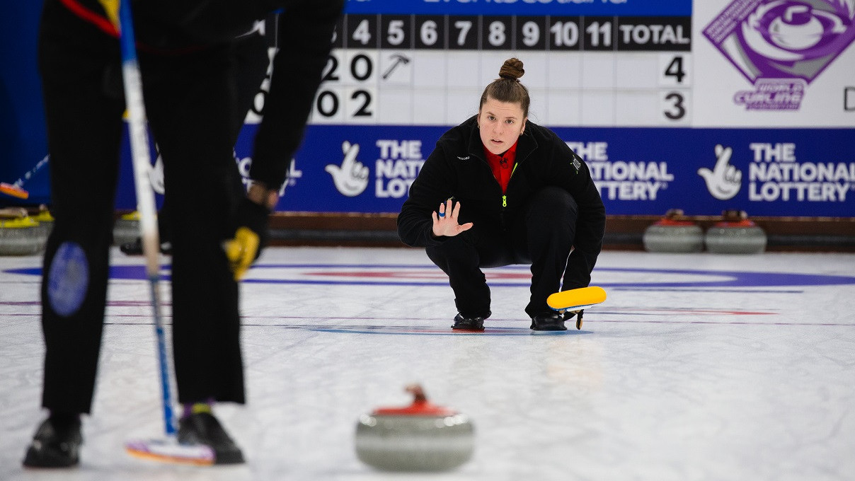 Javított mérlegén a magyar duó a curling vegyespáros vb-n